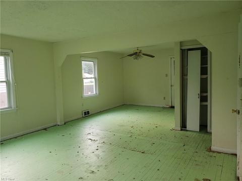 2325 W 9th St, Ashtabula, OH 44004 photo 7