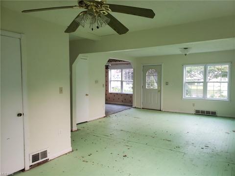 2325 W 9th St, Ashtabula, OH 44004 photo 6