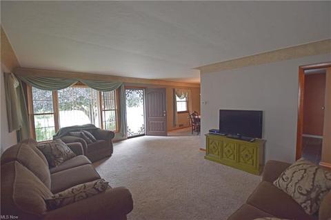2984 Winthrop Dr, Parma, OH 44134 photo 8