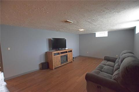 2984 Winthrop Dr, Parma, OH 44134 photo 19
