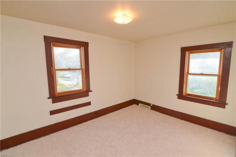114 Elm St, Struthers, OH 44471 photo 17