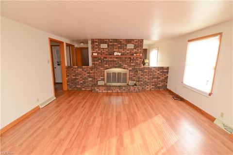 114 Elm St, Struthers, OH 44471 photo 7