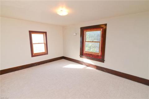 114 Elm St, Struthers, OH 44471 photo 15