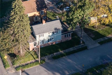 114 Elm St, Struthers, OH 44471 photo 2