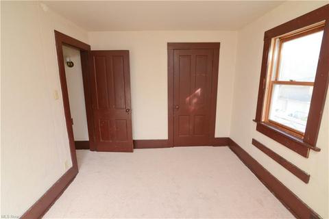 114 Elm St, Struthers, OH 44471 photo 16