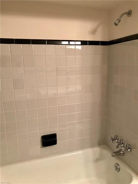 9515 Elsmere Dr, Parma, OH 44130 photo 13