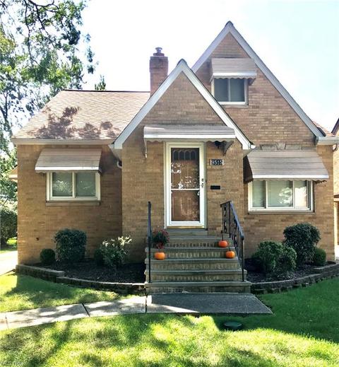9515 Elsmere Dr, Parma, OH 44130 photo 1