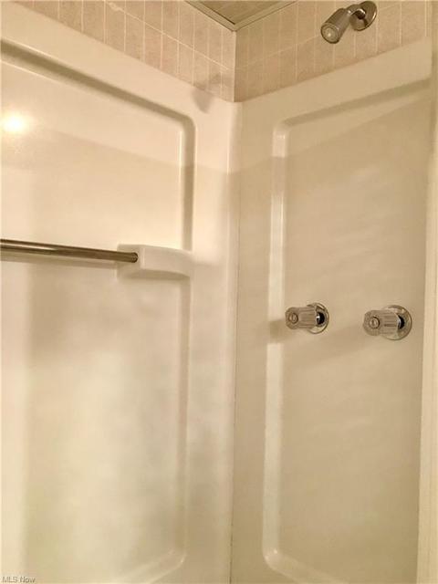 9515 Elsmere Dr, Parma, OH 44130 photo 25