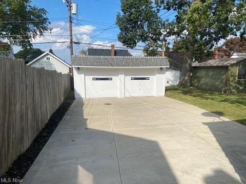 5510 Hampstead Ave, Parma, OH 44129 photo 3