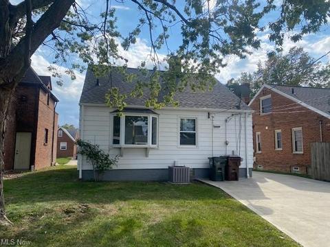 5510 Hampstead Ave, Parma, OH 44129 photo 2