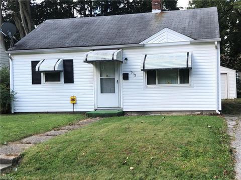 1038 Frederick Blvd, Akron, OH 44320 photo 1