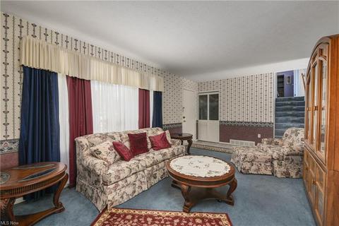 7709 State Rd, Parma, OH 44134 photo 4