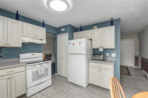7709 State Rd, Parma, OH 44134 photo 9