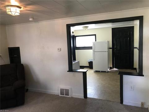 1028 Hamlin Dr, Ashtabula, OH 44004 photo 5
