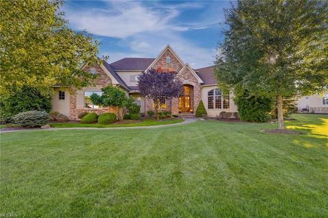 37110 Broadstone Dr, Solon, OH 44139 photo 1