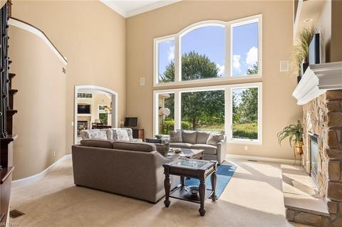 37110 Broadstone Dr, Solon, OH 44139 photo 5