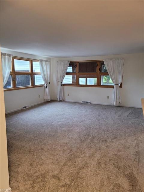 33900 Eddy Rd, Willoughby Hills, OH 44094 photo 5