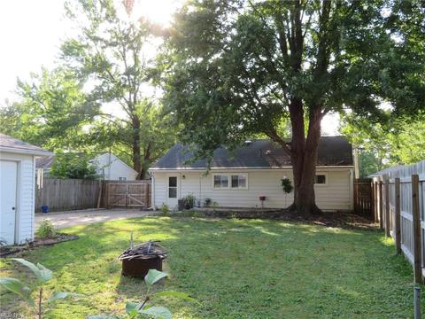 369 White Oak Dr, Elyria, OH 44035 photo 4