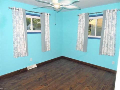 369 White Oak Dr, Elyria, OH 44035 photo 13