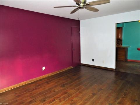 369 White Oak Dr, Elyria, OH 44035 photo 6