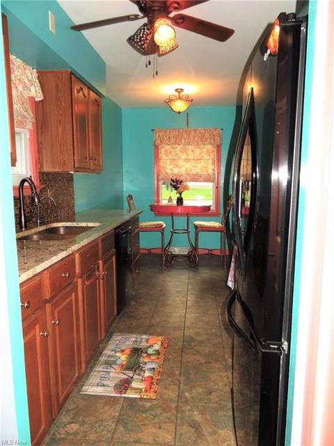 369 White Oak Dr, Elyria, OH 44035 photo 8