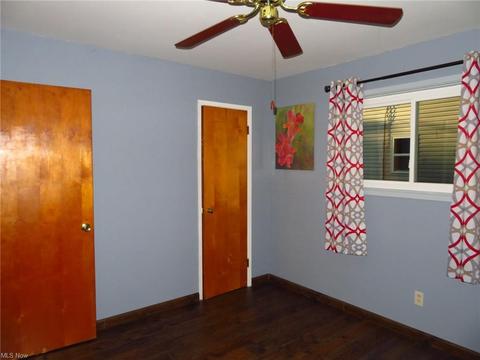 369 White Oak Dr, Elyria, OH 44035 photo 16