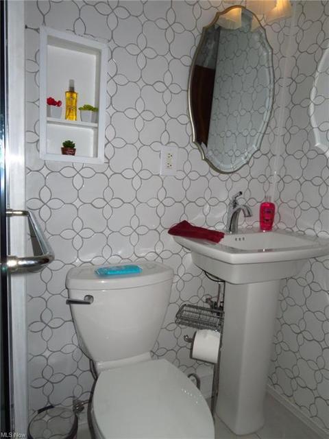 369 White Oak Dr, Elyria, OH 44035 photo 12