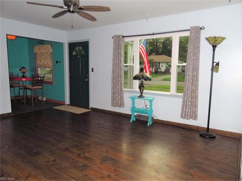 369 White Oak Dr, Elyria, OH 44035 photo 5