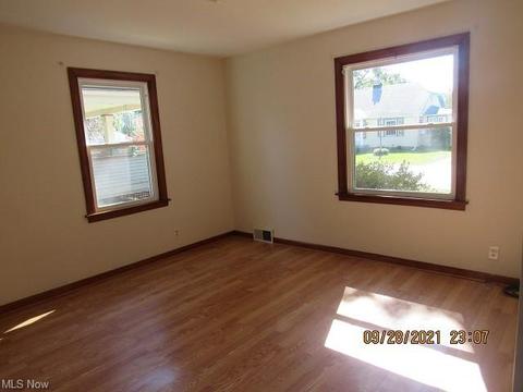 2003 E 40th St, Ashtabula, OH 44004 photo 5