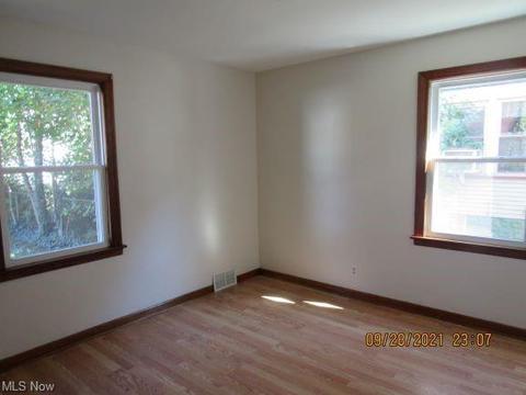 2003 E 40th St, Ashtabula, OH 44004 photo 6
