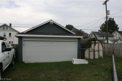 2322 10th St NW, Canton, OH 44708 photo 4