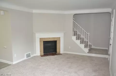 350 E 266th St, Euclid, OH 44132 photo 3