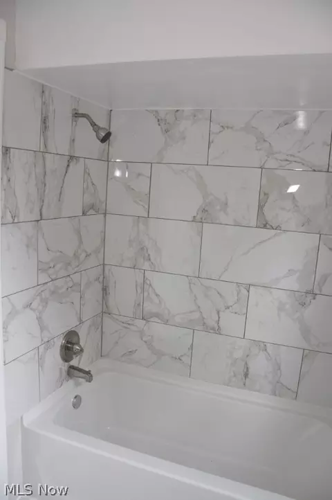 350 E 266th St, Euclid, OH 44132 photo 16