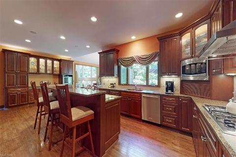 5142 Berrington Ct, Solon, OH 44139 photo 12