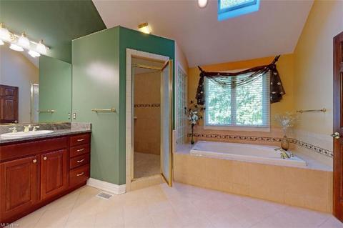 5142 Berrington Ct, Solon, OH 44139 photo 23