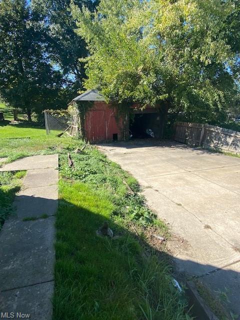 39 Center St, Struthers, OH 44471 photo 5
