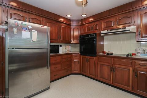 1908 12 Grafton Rd, Elyria, OH 44035 photo 8