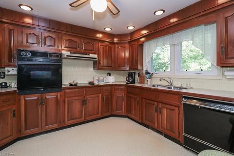 1908 12 Grafton Rd, Elyria, OH 44035 photo 7