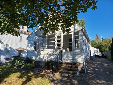 175 Roosevelt Ave, Elyria, OH 44035 photo 1