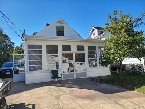 175 Roosevelt Ave, Elyria, OH 44035 photo 2