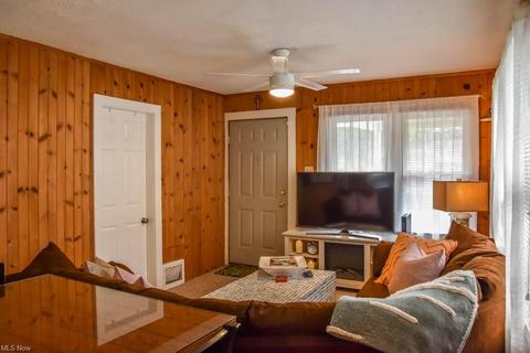 340 Malacca St, Akron, OH 44305 photo 8