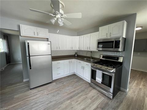 837 Boston Ave, Elyria, OH 44035 photo 7