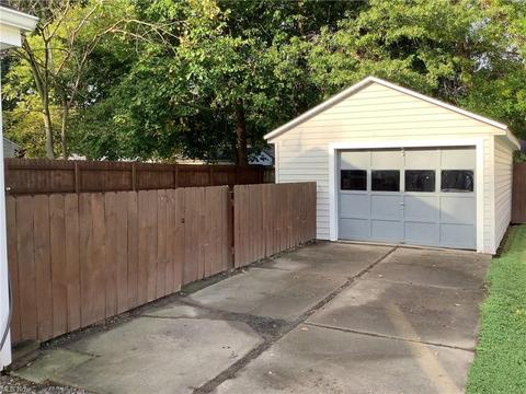 837 Boston Ave, Elyria, OH 44035 photo 2