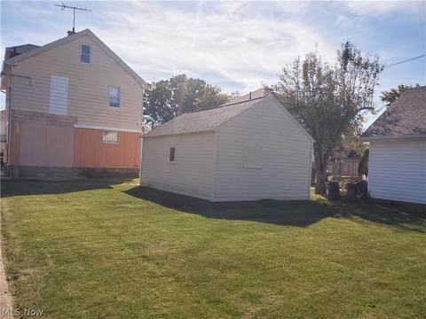 2313 E 32nd St, Lorain, OH 44055 photo 3