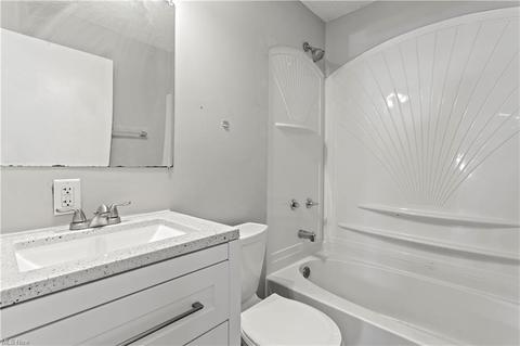 633 Eastern Heights Blvd, Elyria, OH 44035 photo 13