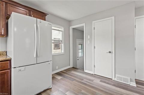 633 Eastern Heights Blvd, Elyria, OH 44035 photo 9