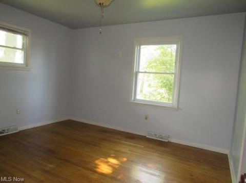 637 Hilliard Rd, Elyria, OH 44035 photo 8