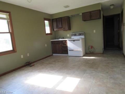 637 Hilliard Rd, Elyria, OH 44035 photo 12