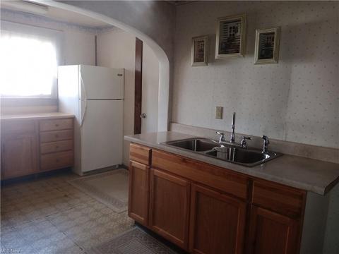 355 E Indiana Ave, Sebring, OH 44672 photo 8