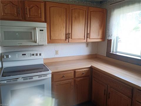 355 E Indiana Ave, Sebring, OH 44672 photo 9